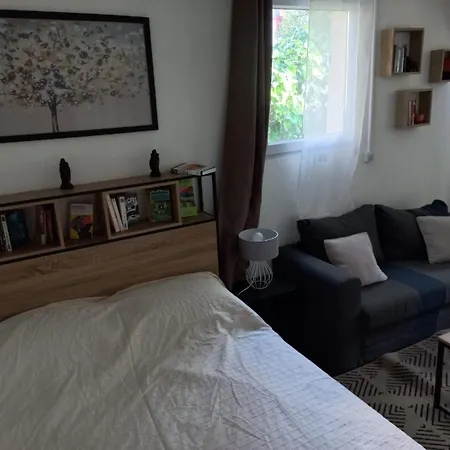 Apartament Maisonnette Au Calme Gennevilliers