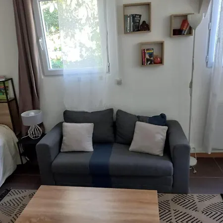 Apartment Maisonnette Au Calme Gennevilliers